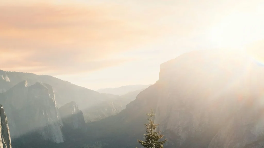 tabu design Blog - Beitragsbild "Berge im Dunst"