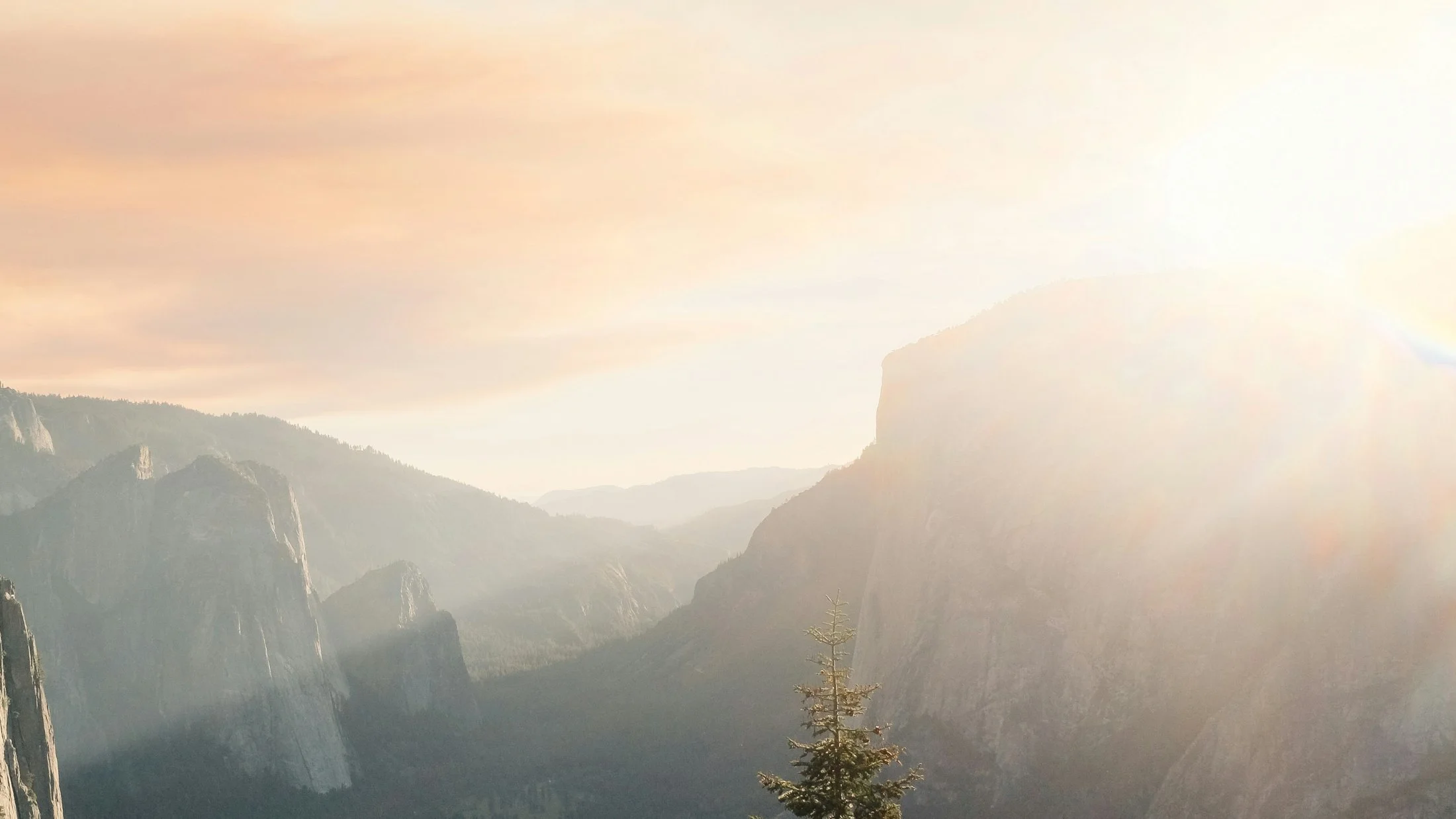 tabu design Blog - Beitragsbild "Berge im Dunst"